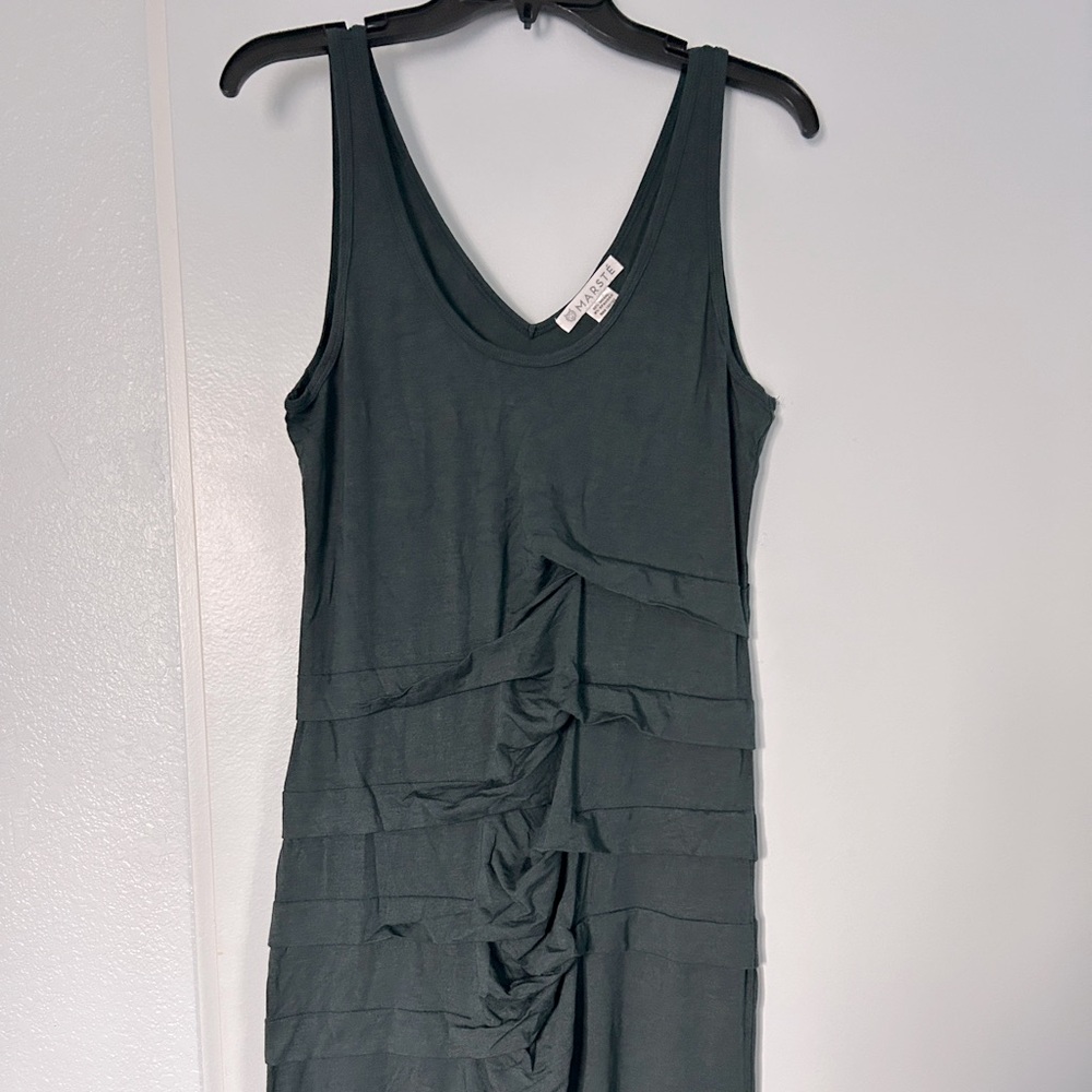 Elegant Dark Green Sleeveless Dress